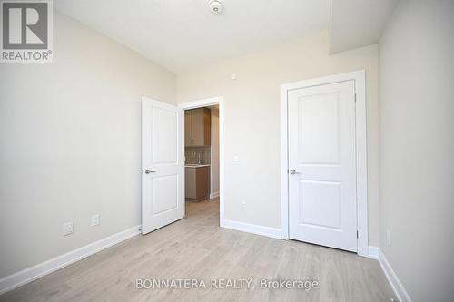 424 - 3220 William Coltson Avenue, Oakville, ON - Indoor Photo Showing Other Room