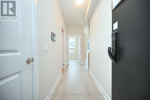 424 - 3220 William Coltson Avenue, Oakville, ON - Indoor Photo Showing Other Room