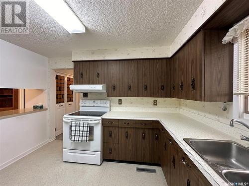 832 Railway Avenue, Bruno, SK - Indoor Photo Showing Kitchen