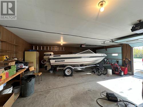 832 Railway Avenue, Bruno, SK - Indoor Photo Showing Garage