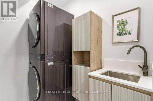 284 Ellis Avenue, Toronto, ON - Indoor Photo Showing Laundry Room