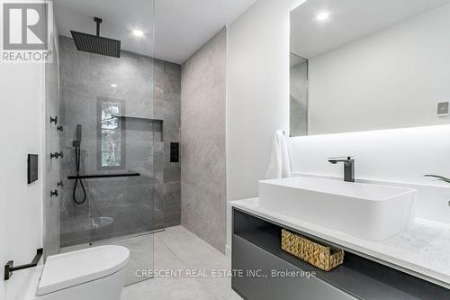 284 Ellis Avenue, Toronto, ON - Indoor Photo Showing Bathroom