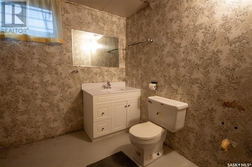 1642 104Th Street, North Battleford, SK - Indoor Photo Showing Bathroom