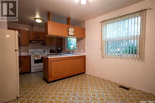 1642 104Th Street, North Battleford, SK - Indoor Photo Showing Kitchen