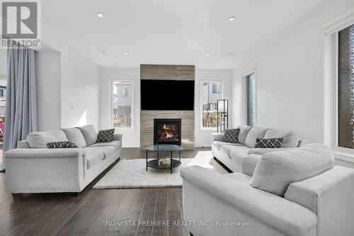 1330 Dyer Crescent, London, ON - Indoor Photo Showing Living Room With Fireplace