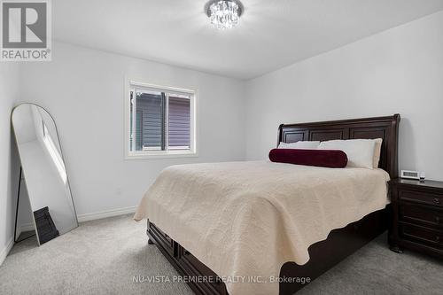 1330 Dyer Crescent, London, ON - Indoor Photo Showing Bedroom