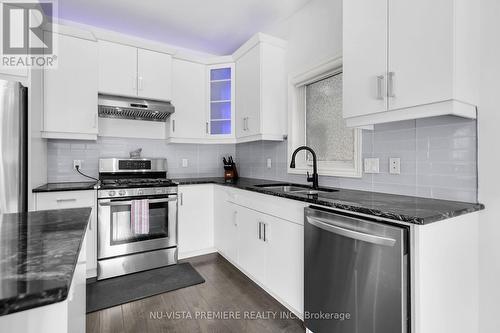 1330 Dyer Crescent, London, ON - Indoor Photo Showing Kitchen With Stainless Steel Kitchen With Upgraded Kitchen