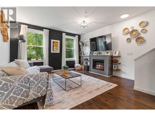 14 11060 Barnston View Road, Pitt Meadows, BC - Indoor Photo Showing Other Room With Fireplace