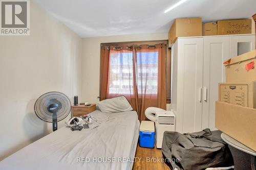 531 Mcewan Avenue E, Windsor, ON - Indoor Photo Showing Bedroom