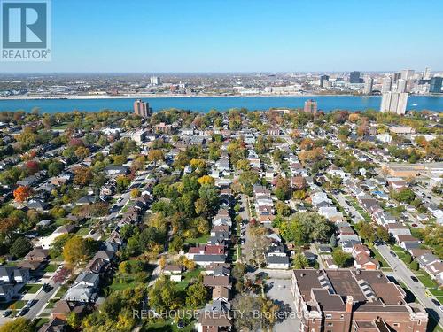 531 Mcewan Avenue E, Windsor, ON - Outdoor With Body Of Water With View