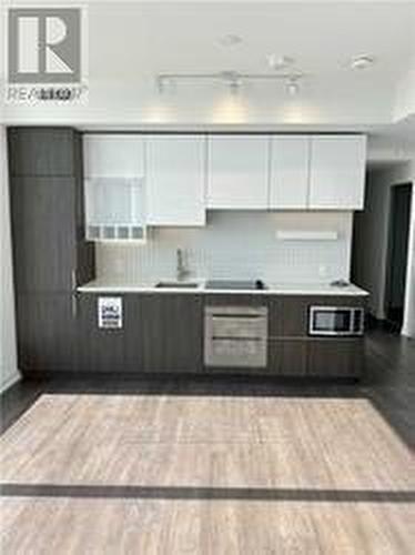 5109 - 898 Portage Parkway, Vaughan, ON - Indoor Photo Showing Kitchen