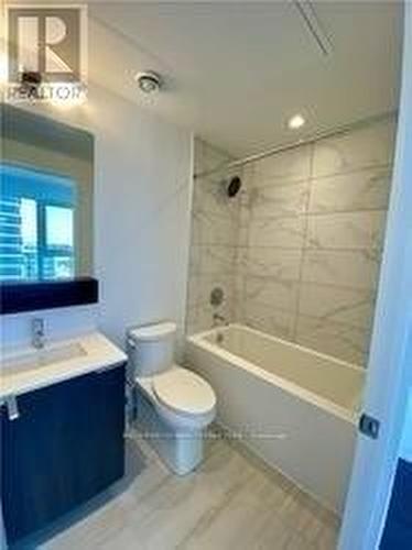 5109 - 898 Portage Parkway, Vaughan, ON - Indoor Photo Showing Bathroom