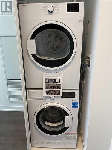 5109 - 898 Portage Parkway, Vaughan, ON - Indoor Photo Showing Laundry Room