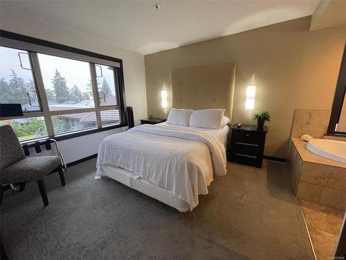 234-1175 Resort Dr, Parksville, BC - Indoor Photo Showing Bedroom