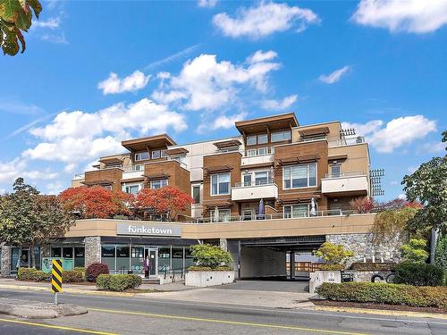 303-7161 West Saanich Rd, Central Saanich, BC - Outdoor With Facade