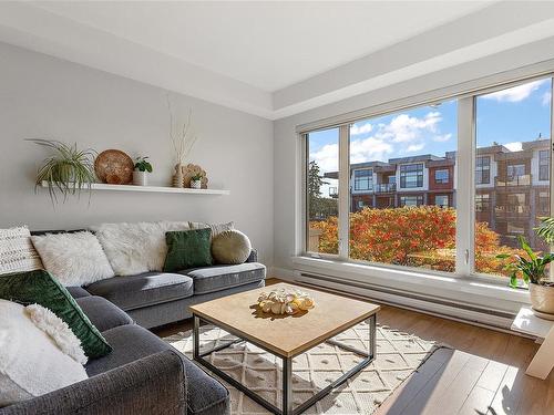 303-7161 West Saanich Rd, Central Saanich, BC - Indoor Photo Showing Living Room