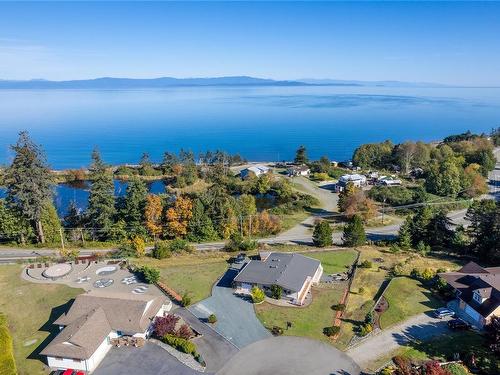 3021 Raymur Pl, Qualicum Beach, BC 