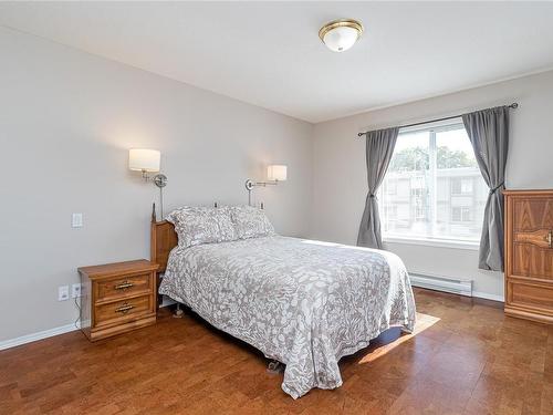 301-245 First St, Duncan, BC - Indoor Photo Showing Bedroom