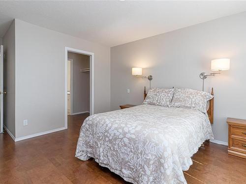 301-245 First St, Duncan, BC - Indoor Photo Showing Bedroom