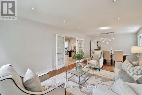 25 Ferrah Street, Markham, ON - Indoor Photo Showing Living Room