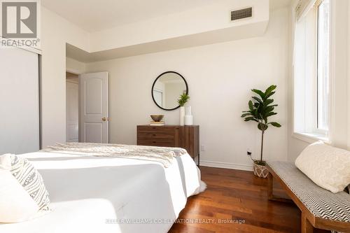 211 - 3531 Lake Shore Boulevard W, Toronto, ON - Indoor Photo Showing Bedroom