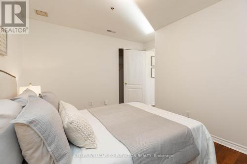 211 - 3531 Lake Shore Boulevard W, Toronto, ON - Indoor Photo Showing Bedroom