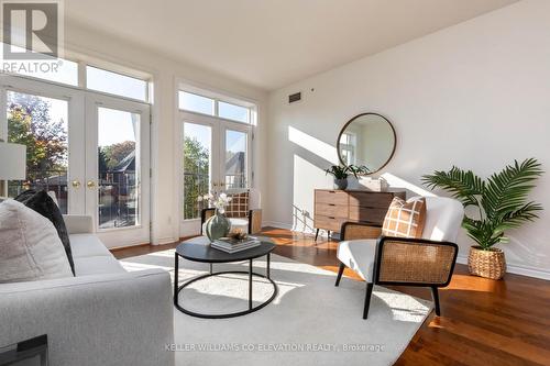 211 - 3531 Lake Shore Boulevard W, Toronto, ON - Indoor Photo Showing Living Room