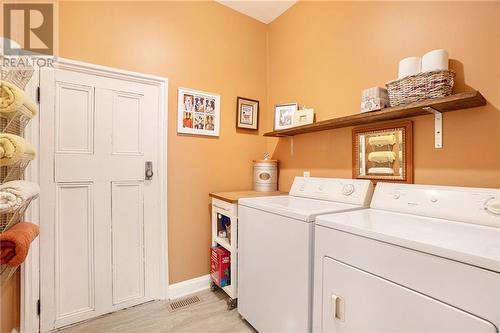 2296 South Lavant Road, Lanark Highlands, ON - Indoor Photo Showing Laundry Room