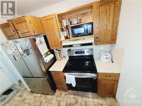 s/s appliances - 9 Gilmour Street Unit#2, Ottawa, ON - Indoor Photo Showing Kitchen