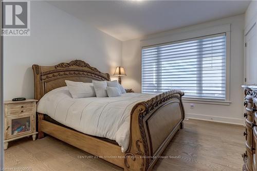 258 Ironwood Way, Georgian Bluffs, ON - Indoor Photo Showing Bedroom