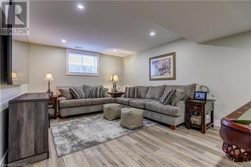 258 Ironwood Way, Georgian Bluffs, ON - Indoor Photo Showing Living Room