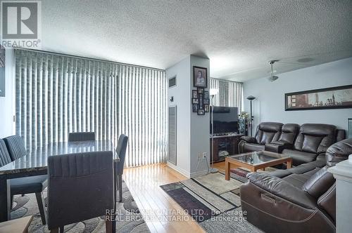 337 - 2 Valhalla Inn Road, Toronto, ON - Indoor Photo Showing Living Room