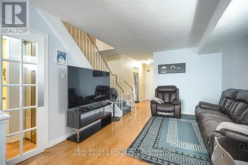 337 - 2 Valhalla Inn Road, Toronto, ON - Indoor Photo Showing Other Room