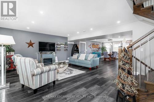 11417 Lakeshore Road, Wainfleet, ON - Indoor Photo Showing Living Room With Fireplace