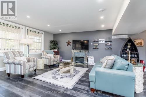 11417 Lakeshore Road, Wainfleet, ON - Indoor Photo Showing Living Room With Fireplace