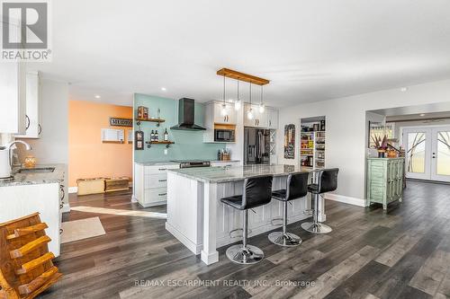 11417 Lakeshore Road, Wainfleet, ON - Indoor Photo Showing Kitchen With Upgraded Kitchen