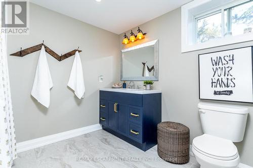 11417 Lakeshore Road, Wainfleet, ON - Indoor Photo Showing Bathroom