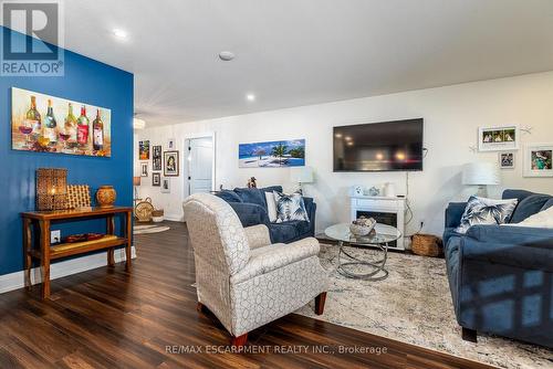 11417 Lakeshore Road, Wainfleet, ON - Indoor Photo Showing Living Room With Fireplace