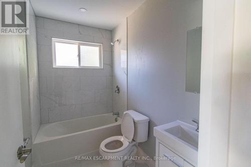 277 Upper Paradise Road, Hamilton, ON - Indoor Photo Showing Bathroom