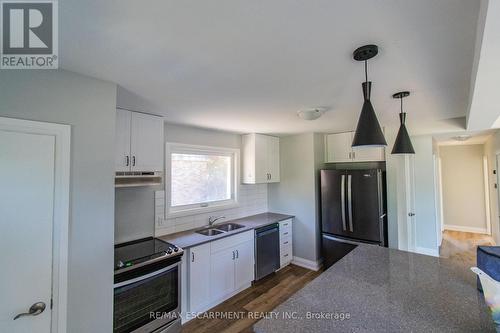 277 Upper Paradise Road, Hamilton, ON - Indoor Photo Showing Kitchen With Double Sink