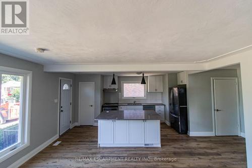 277 Upper Paradise Road, Hamilton, ON - Indoor Photo Showing Kitchen