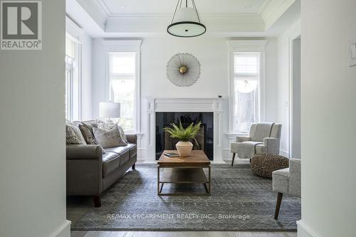 620 King Road, Burlington, ON - Indoor Photo Showing Living Room With Fireplace