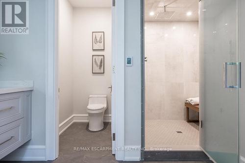 620 King Road, Burlington, ON - Indoor Photo Showing Bathroom