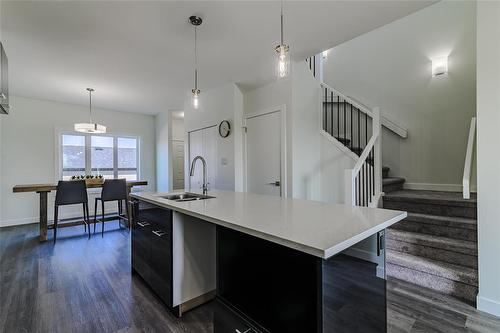 122 Meadowlands Drive, West St Paul, MB - Indoor Photo Showing Kitchen With Double Sink