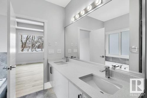 10219 151 St Nw, Edmonton, AB - Indoor Photo Showing Bathroom