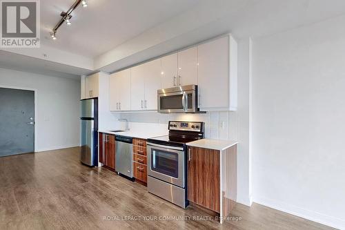 510 - 760 The Queensway, Toronto, ON - Indoor Photo Showing Kitchen