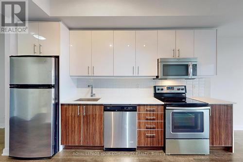 510 - 760 The Queensway, Toronto, ON - Indoor Photo Showing Kitchen