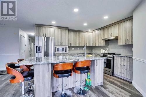 2490 Catalina Boulevard Ne, Calgary, AB - Indoor Photo Showing Kitchen With Upgraded Kitchen