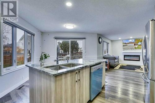 2490 Catalina Boulevard Ne, Calgary, AB - Indoor Photo Showing Kitchen With Double Sink With Upgraded Kitchen