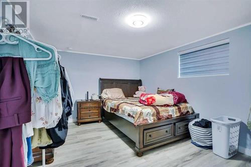 2490 Catalina Boulevard Ne, Calgary, AB - Indoor Photo Showing Bedroom